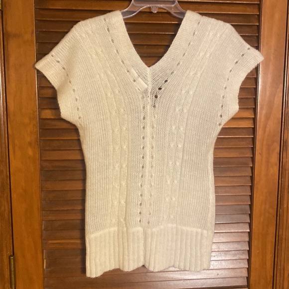 NEW Sweater Vest - Picture 4 of 4